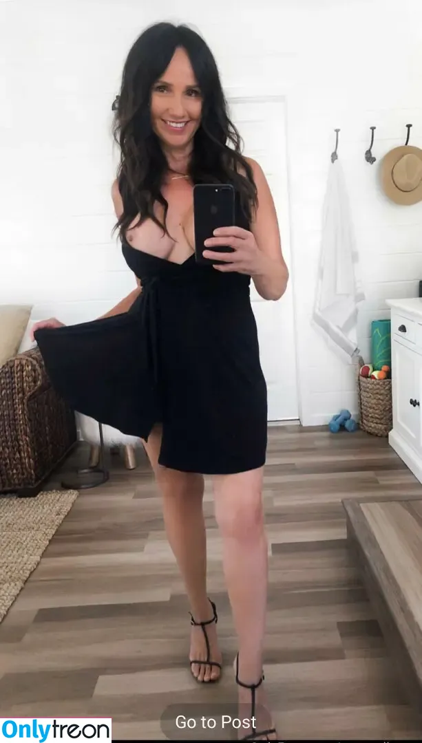 Yvettedesigns nude photo #0012 (sensuallyvette / yvetteedesigns)