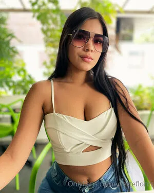 yvetteflores / yflowers nude photo #0013