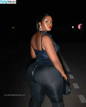 Yvonne Delali / yvonnedelali_model / yvonnedelali_model from perfectwrapgh nude photo #0004