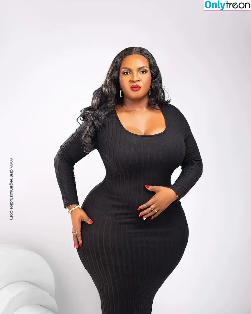 Yvonne Delali nude photo #0020 (yvonnedelali_model / yvonnedelali_model from perfectwrapgh)