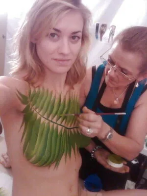 Yvonne Strahovski / y_strahovski / yvonnestrahovski nude photo #0094