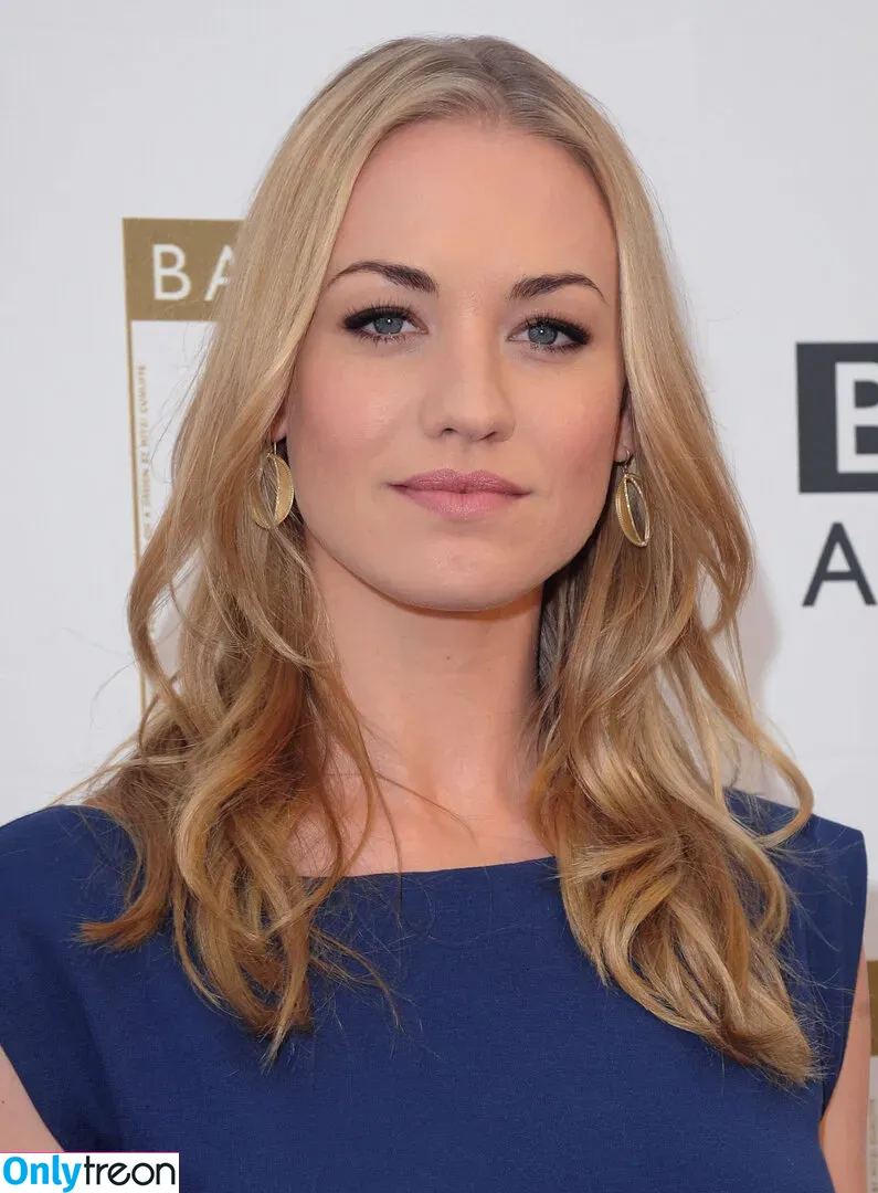 Yvonne Strahovski nude photo #0063 (y_strahovski / yvonnestrahovski)