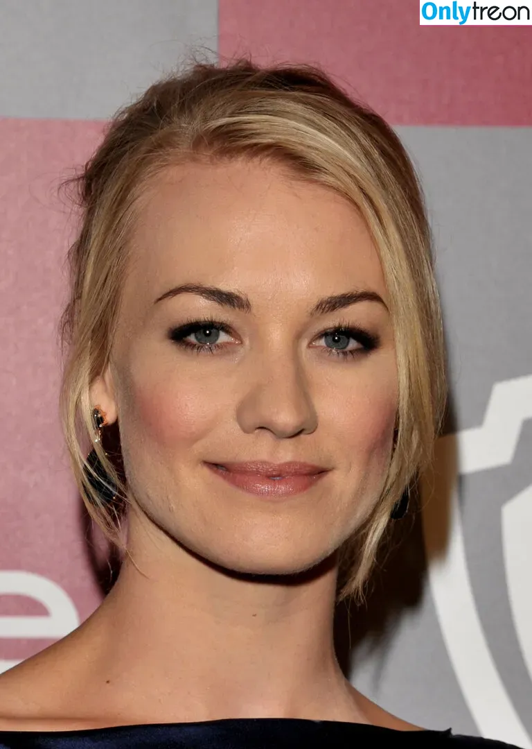 Yvonne Strahovski nude photo #0069 (y_strahovski / yvonnestrahovski)