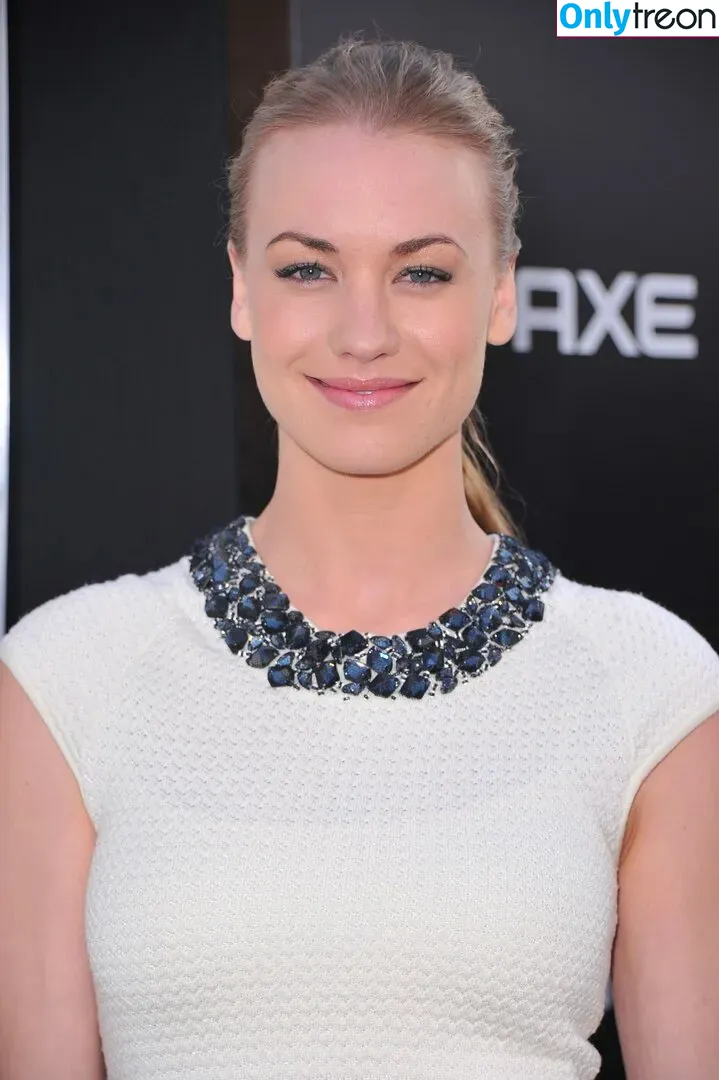 Yvonne Strahovski nude photo #0072 (y_strahovski / yvonnestrahovski)