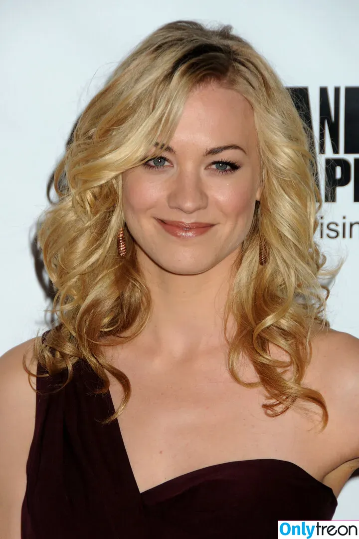 Yvonne Strahovski nude photo #0090 (y_strahovski / yvonnestrahovski)