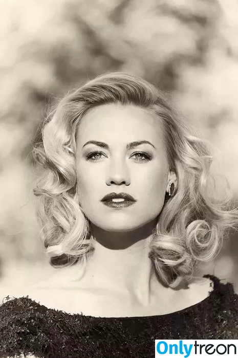 Yvonne Strahovski nude photo #0332 (y_strahovski / yvonnestrahovski)