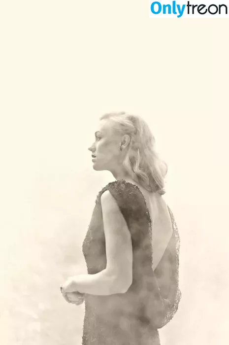 Yvonne Strahovski nude photo #0334 (y_strahovski / yvonnestrahovski)