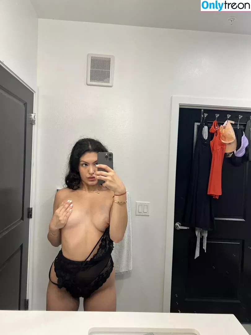 yyazmindoll nude photo #0025 (yyazmindoll)