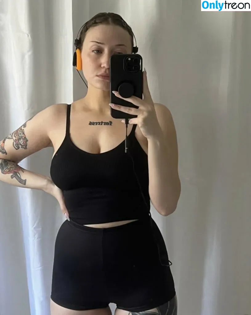 yyentaa nude photo #0002 (yyentaa)