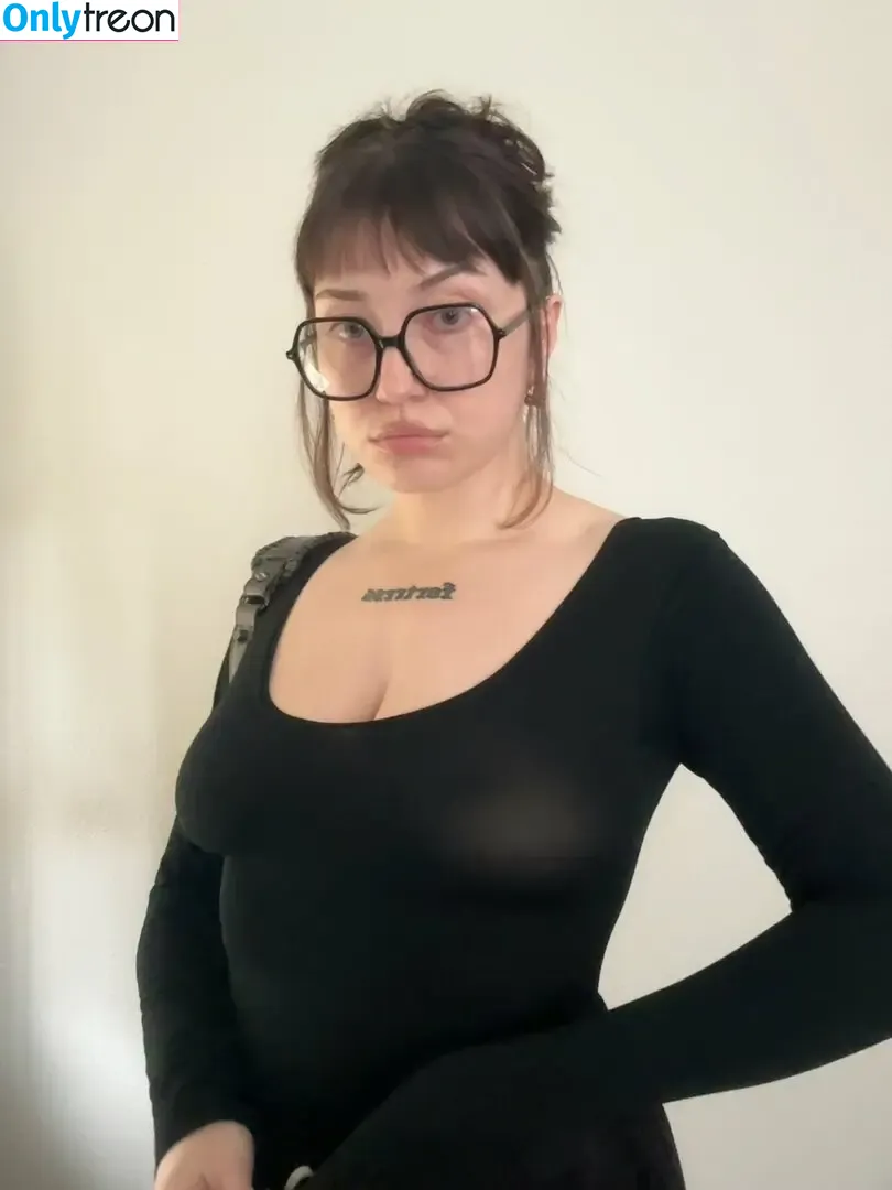 yyentaa nude photo #0050 (yyentaa)