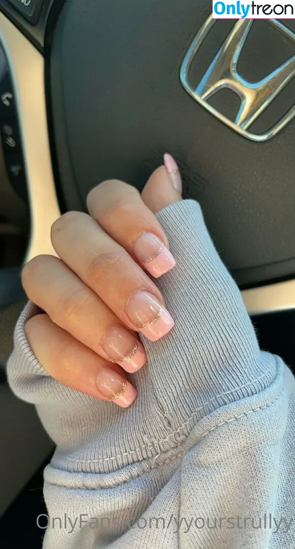 yyourstrullyy nude photo #0002 (yyourstrulyym)