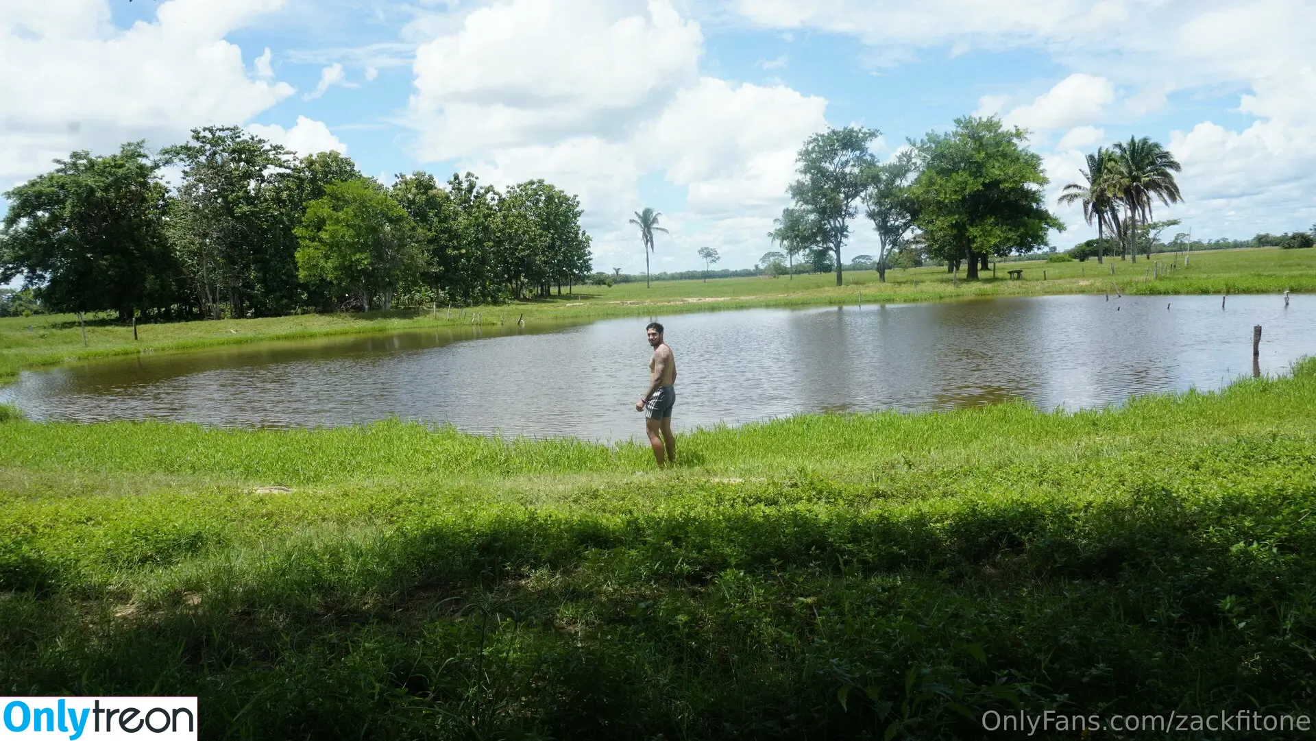 zackfitone nude photo #0002 (zackfitone)