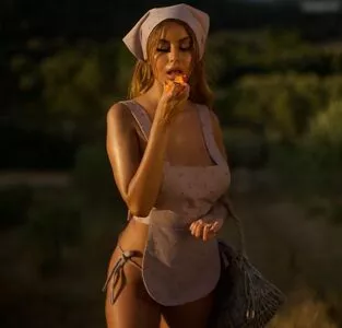 Zahia Dehar / zahiaofficiel nude photo #0489