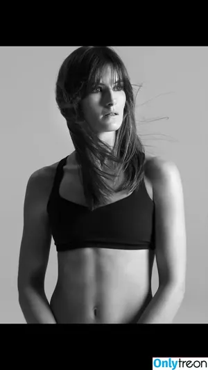 Zara Dampney / zaradampney nude photo #0002