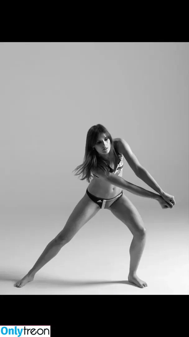 Zara Dampney nude photo #0003 (zaradampney)