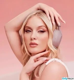 Zara Larsson / zaralarsson nude photo #1230