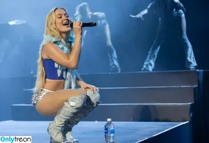Zara Larsson / zaralarsson nude photo #1253