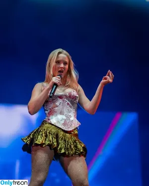 Zara Larsson / zaralarsson nude photo #1283