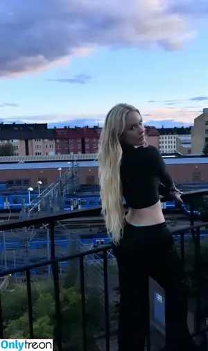 Zara Larsson / zaralarsson nude photo #1294