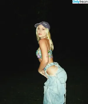 Zara Larsson / zaralarsson nude photo #1299
