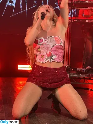 Zara Larsson / zaralarsson nude photo #1327