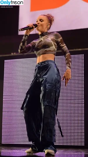 Zara Larsson / zaralarsson nude photo #1368