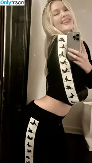 Zara Larsson / zaralarsson фото голая #1440