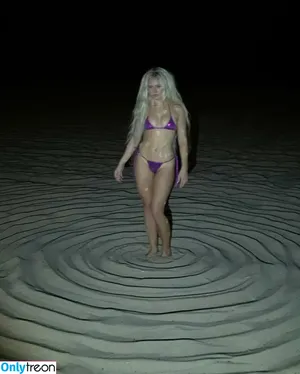 Zara Larsson / zaralarsson nude photo #1575