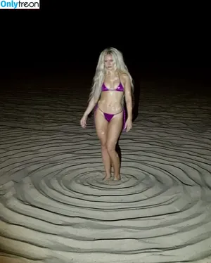 Zara Larsson / zaralarsson nude photo #1578