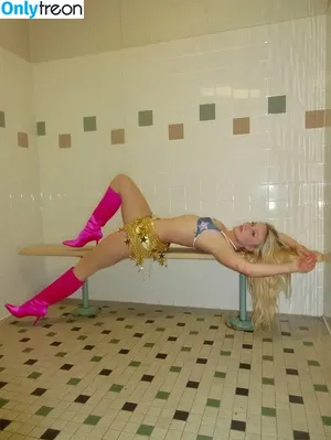 Zara Larsson / zaralarsson nude photo #1730