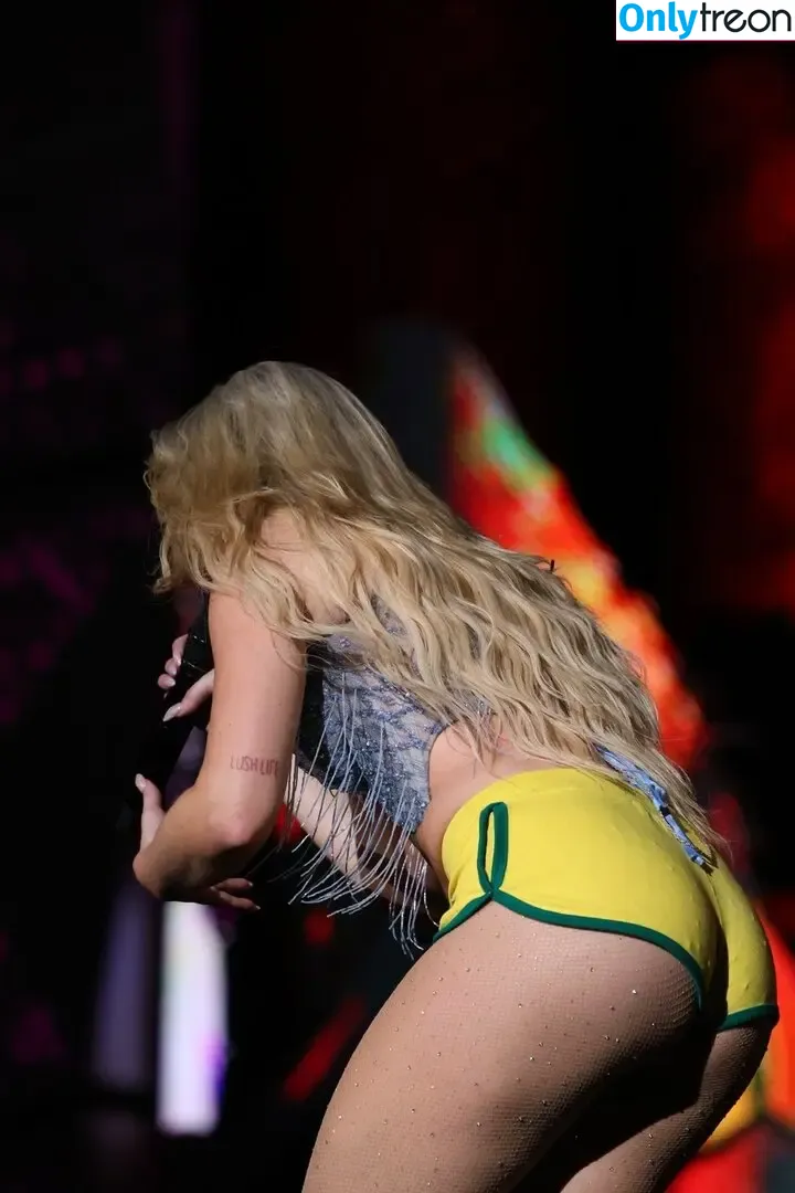 Zara Larsson nude photo #1143 (zaralarsson)