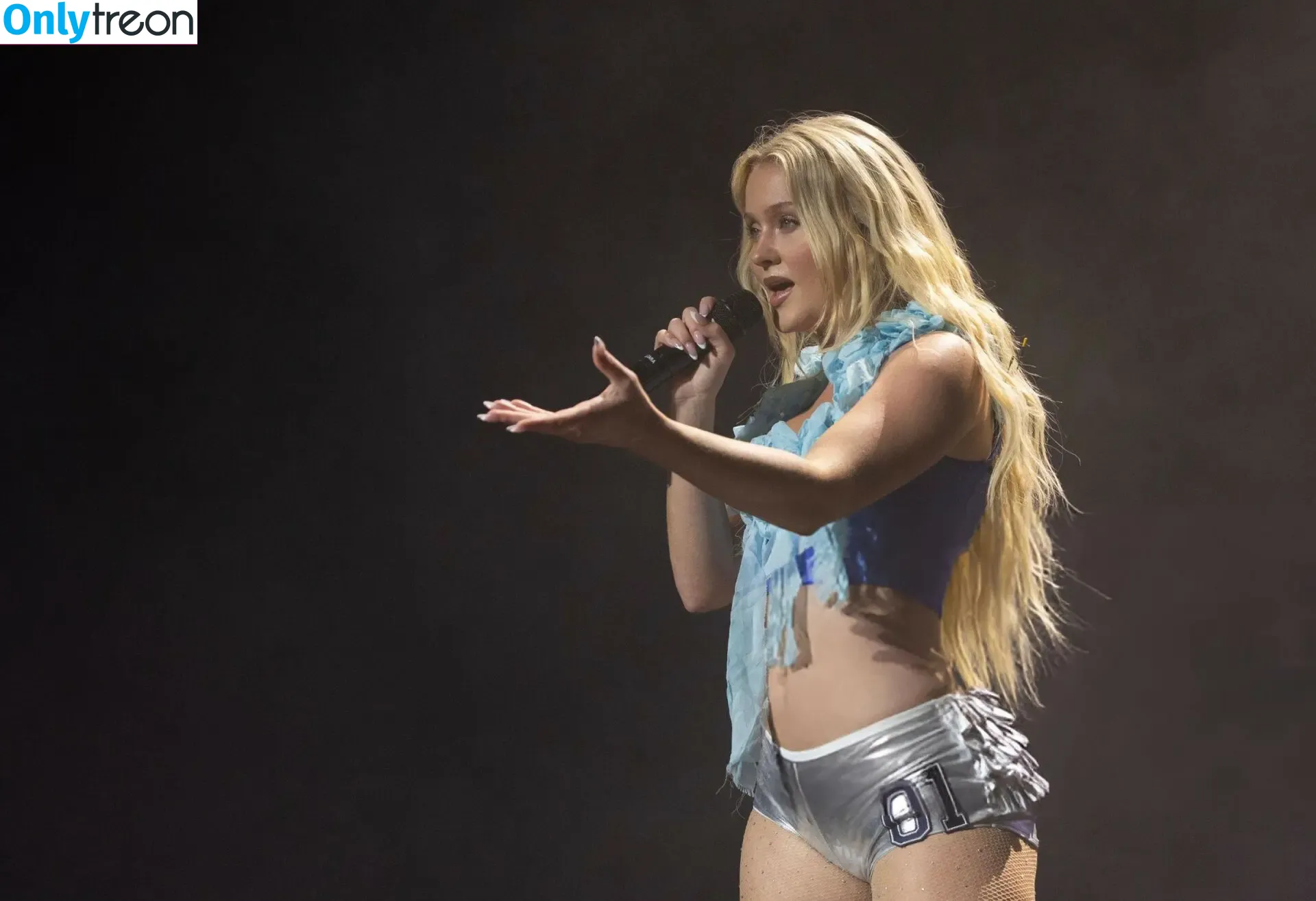 Zara Larsson nude photo #1266 (zaralarsson)