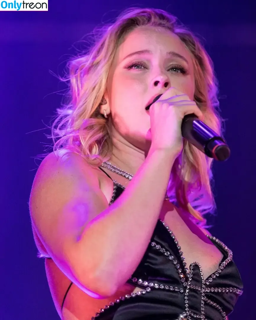 Zara Larsson nude photo #1278 (zaralarsson)