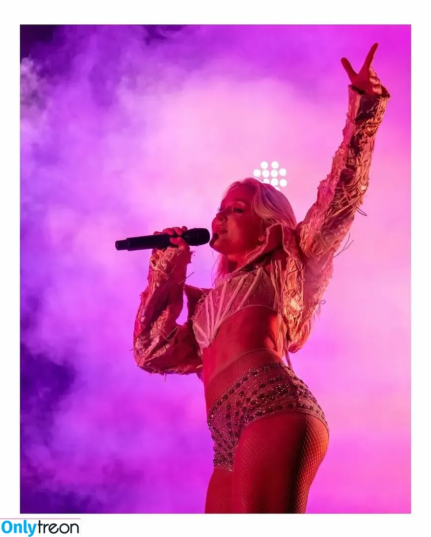 Zara Larsson nude photo #1288 (zaralarsson)
