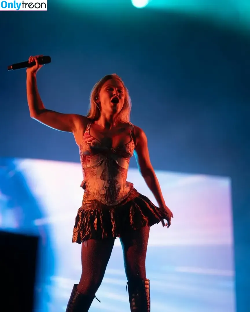 Zara Larsson nude photo #1290 (zaralarsson)