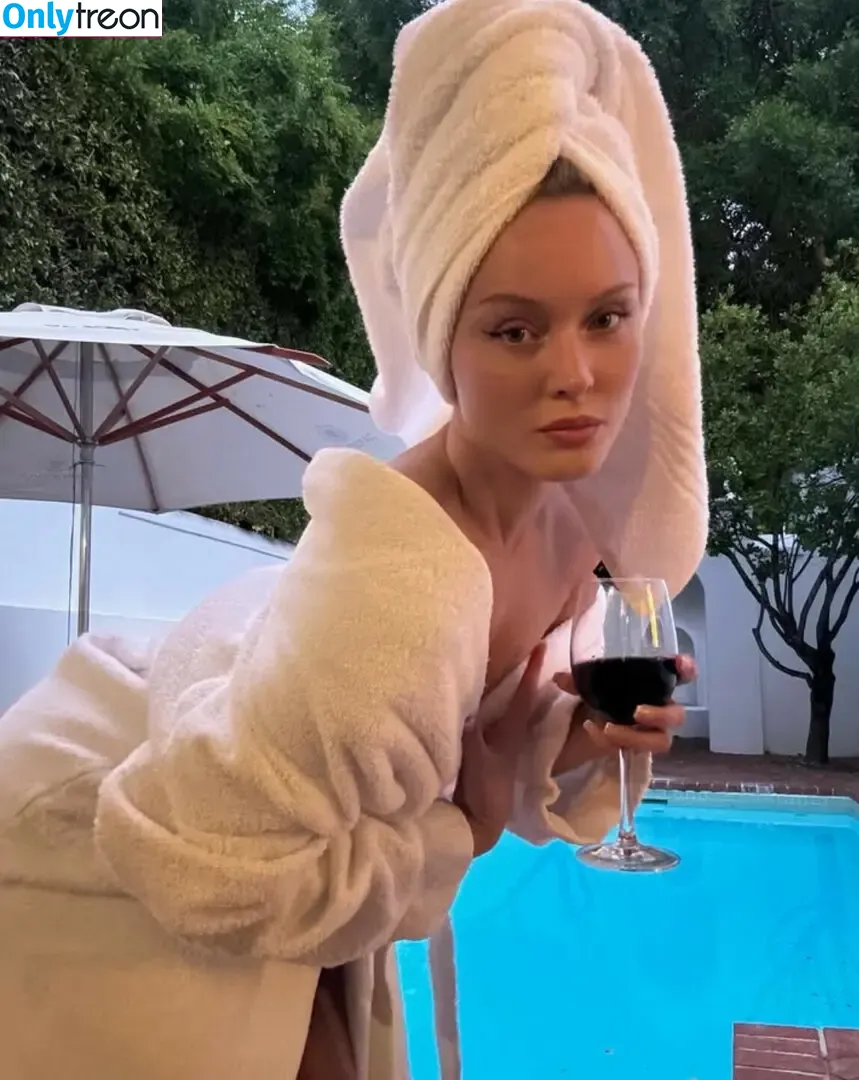 Zara Larsson nude photo #1402 (zaralarsson)
