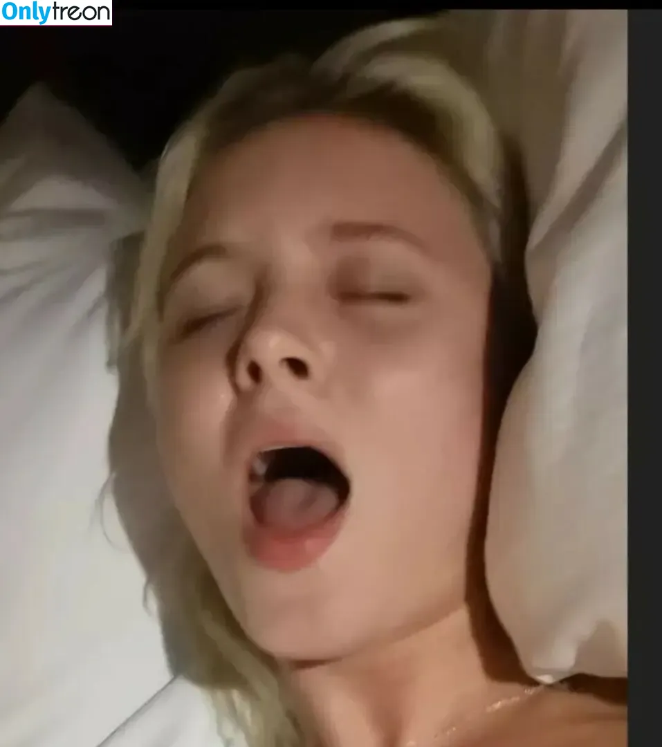 Zara Larsson nude photo #1410 (zaralarsson)