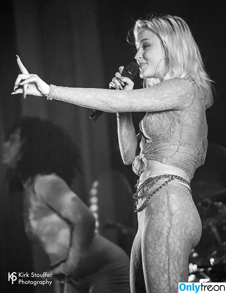 Zara Larsson nude photo #1463 (zaralarsson)