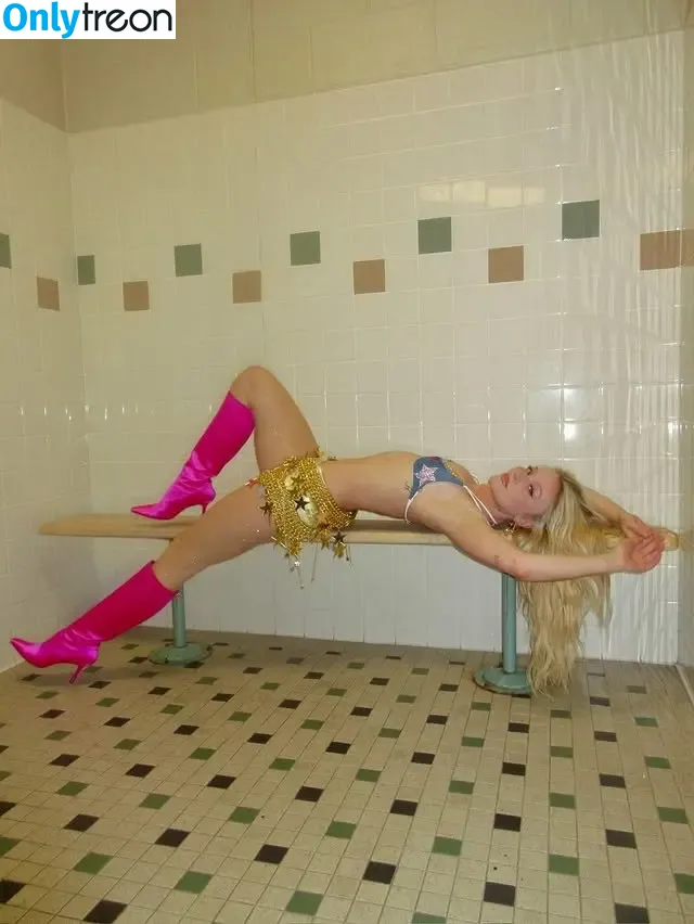 Zara Larsson nude photo #1730 (zaralarsson)