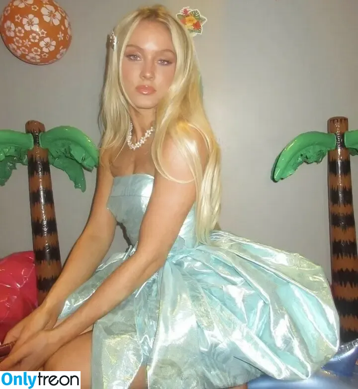 Zara Larsson nude photo #1756 (zaralarsson)