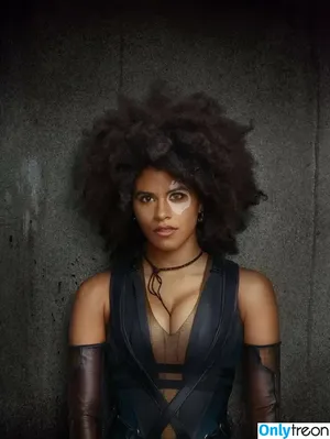 Zazie Beetz / zaziebeetz nude photo #0100