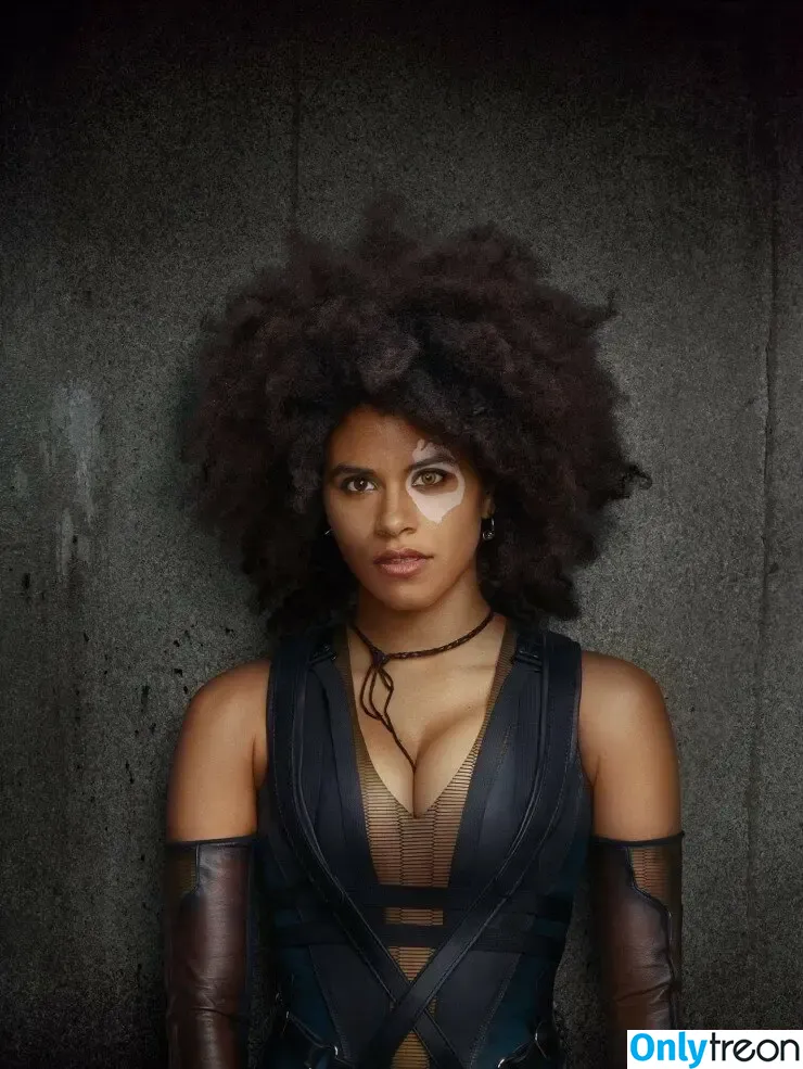 Zazie Beetz nude photo #0100 (zaziebeetz)