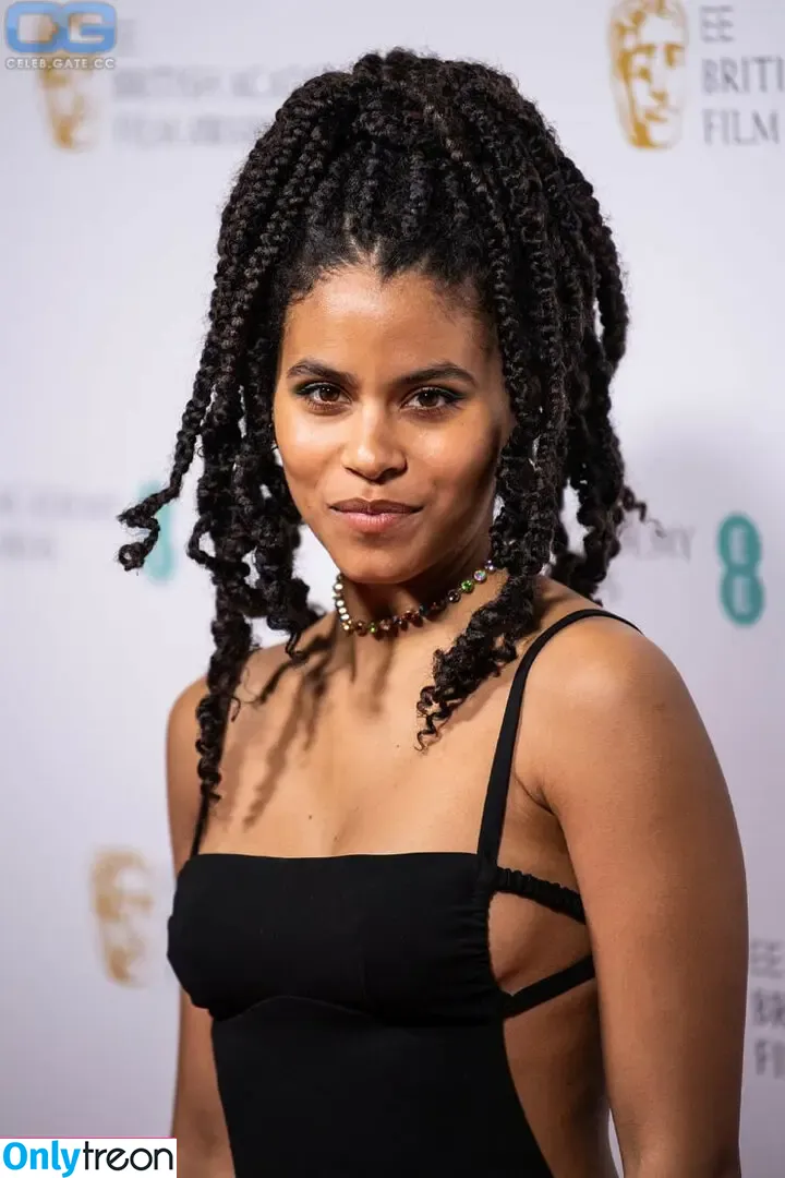 Zazie Beetz nude photo #0102 (zaziebeetz)