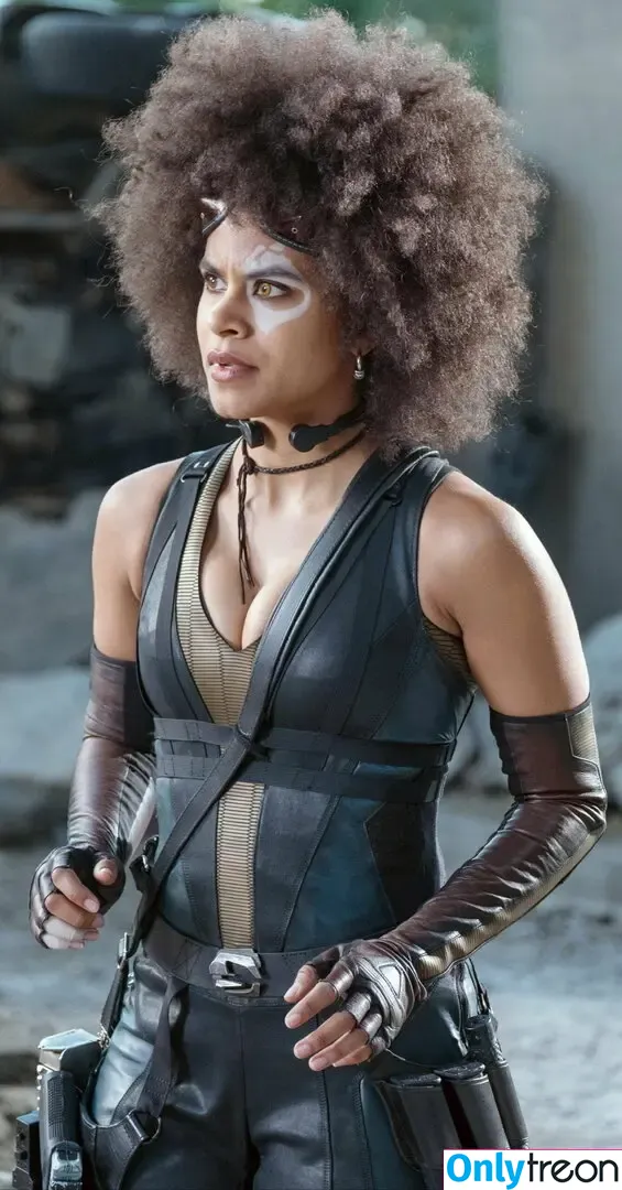 Zazie Beetz nude photo #0119 (zaziebeetz)