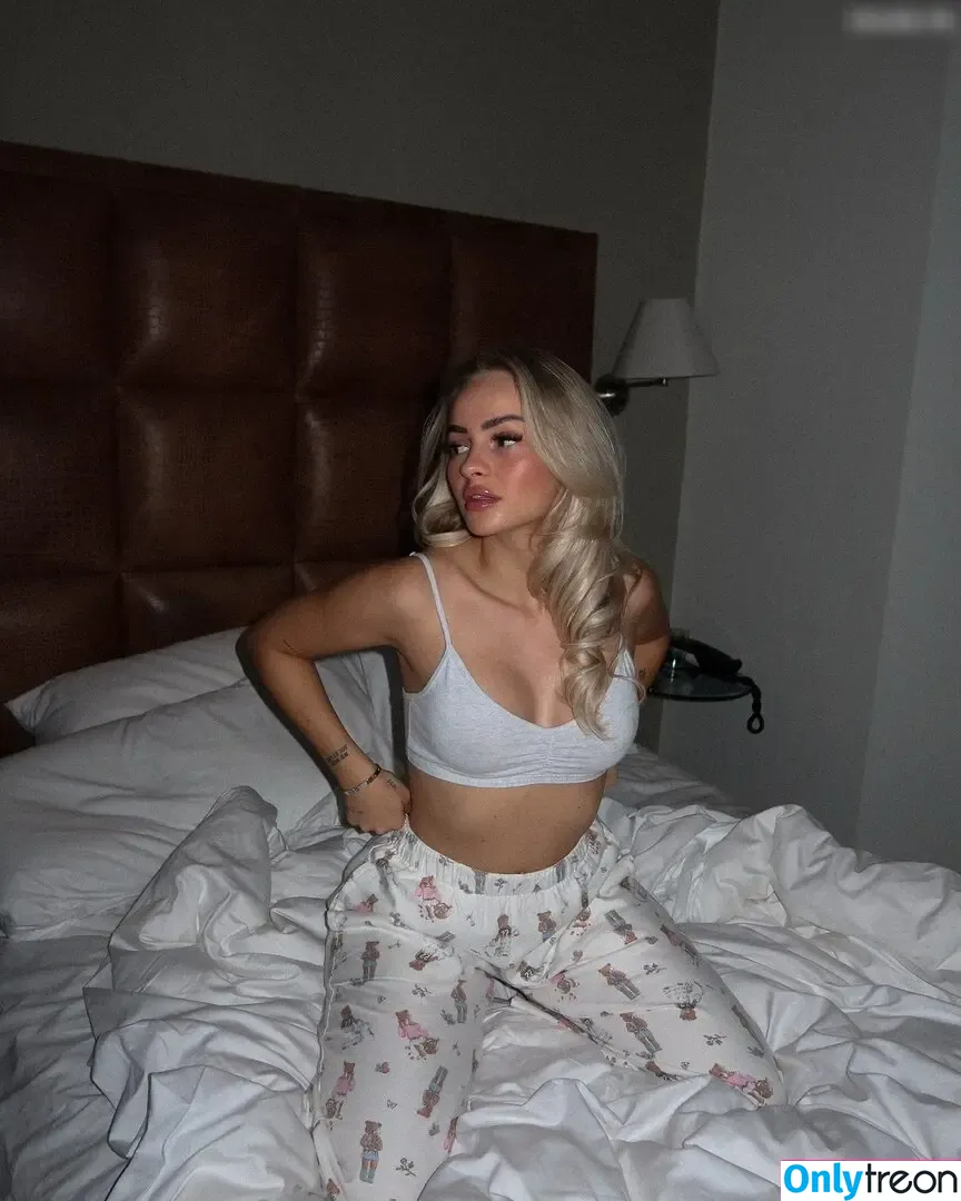 Zclina nude photo #0421 (Zclina)