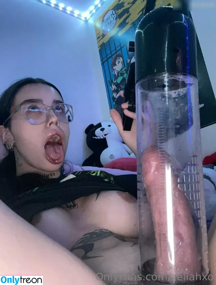 Zeliahxo nude photo #0070 (Female alien / zeliahxo_)