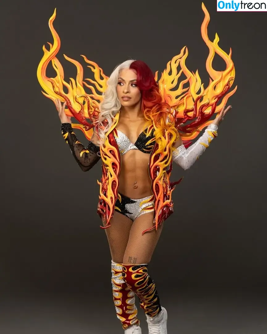 Zelina Vega nude photo #1547 ( / Thea Trinidad / zelinavegawwe)