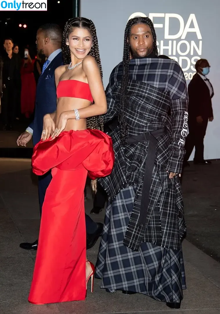 Zendaya Coleman nude photo #0018 (zendaya)