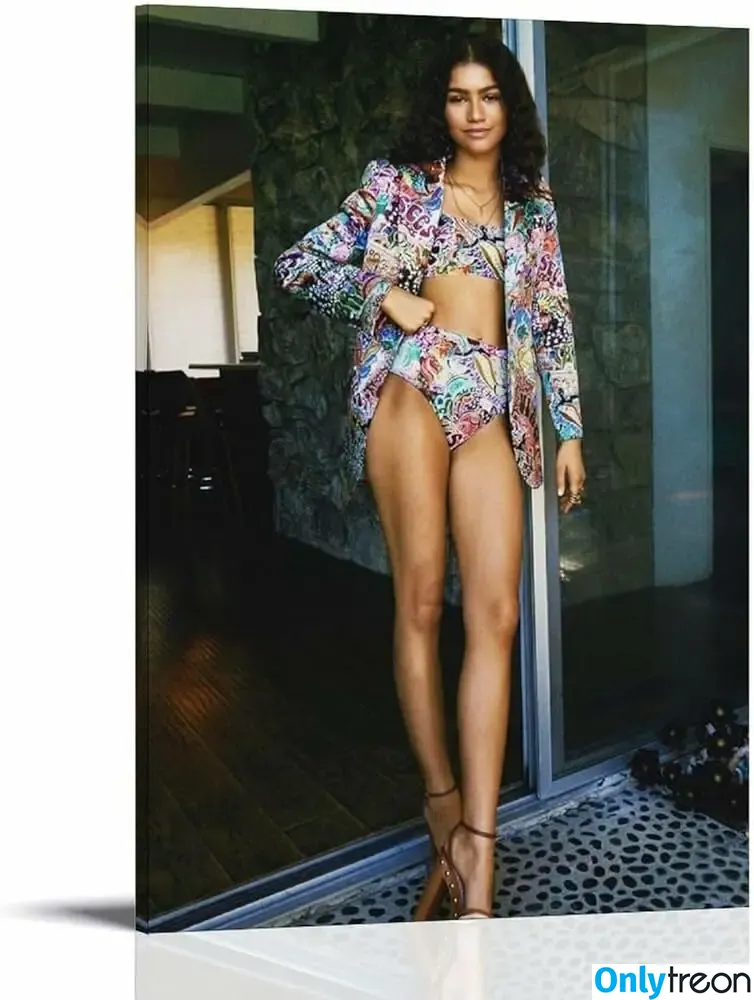 Zendaya Coleman nude photo #0022 (zendaya)