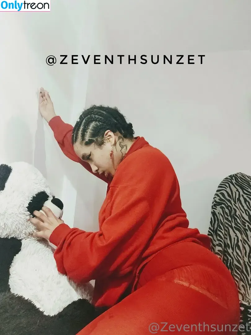 zeventhsunzet nude photo #0032 (elfernandosez)